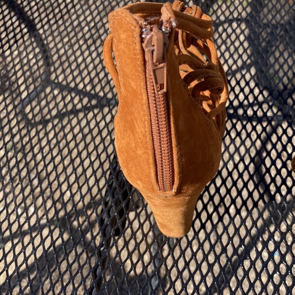 Booties straps. - Picture 3 of 4